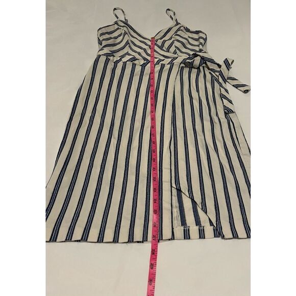Women's BCBGeneration Striped Wrap Dress Size M White Blue - Picture 6 of 7
